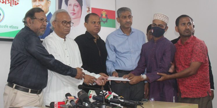 বিএনপির পক্ষ থেকে ক্যান্সার আক্রান্তদের চিকিৎসা সহায়তা প্রদান কর্মসূচি