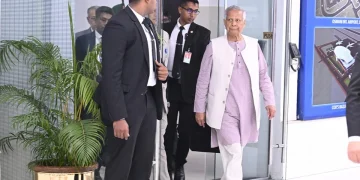 দোহার উদ্দেশে ঢাকা ছেড়েছেন প্রধান উপদেষ্টা