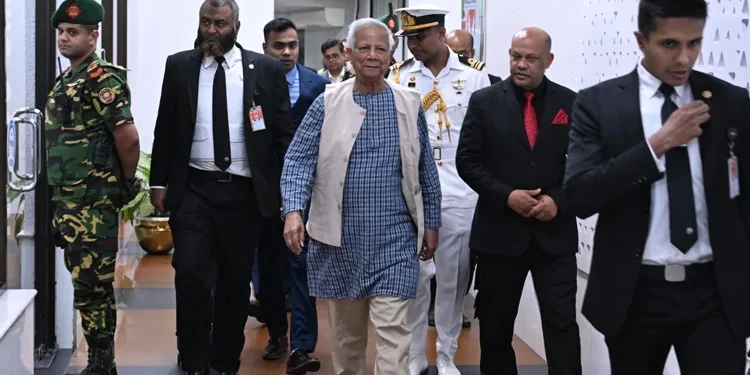 দেশে ফিরেছেন প্রধান উপদেষ্টা